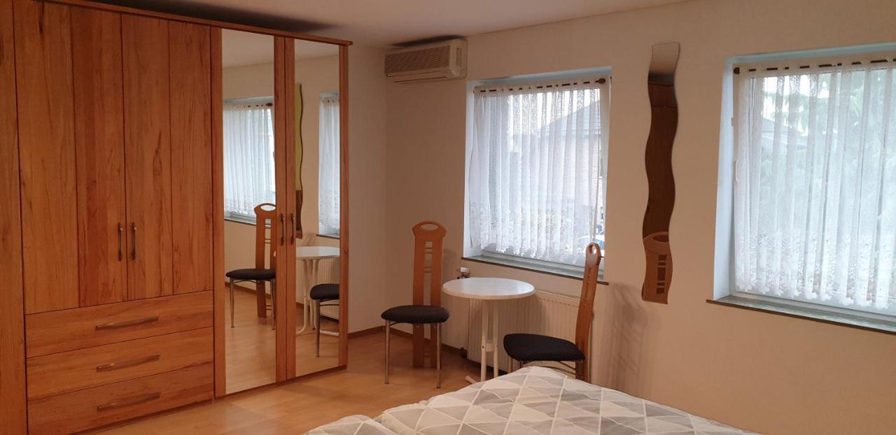 Gaestezimmer Junglas ボルンハイム エクステリア 写真