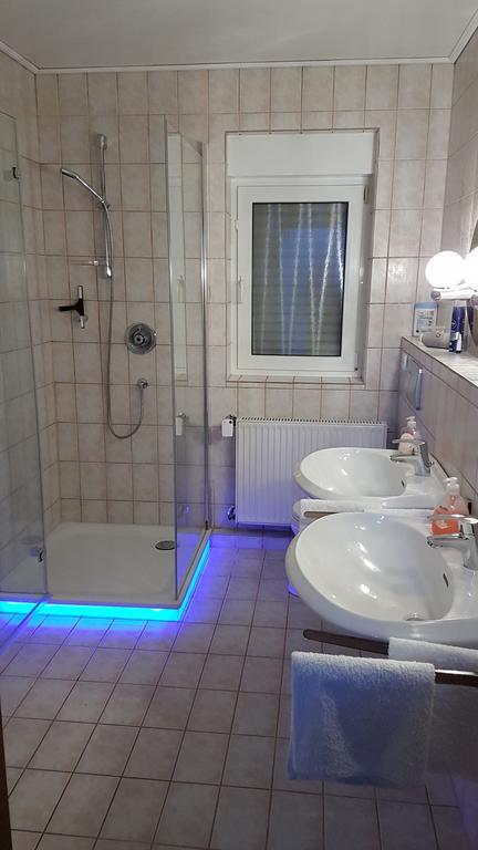 Gaestezimmer Junglas ボルンハイム エクステリア 写真